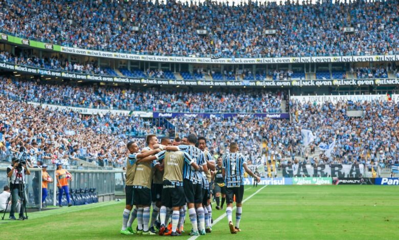 Grêmio comemorando gol no Gre-Nal 414