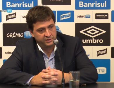 Alberto Guerra, presidente do Grêmio em entrevista coletiva