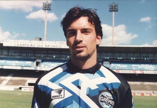 Emerson Ferreti com a camisa do Grêmio