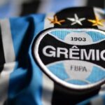 Emblema do Grêmio em uniforme