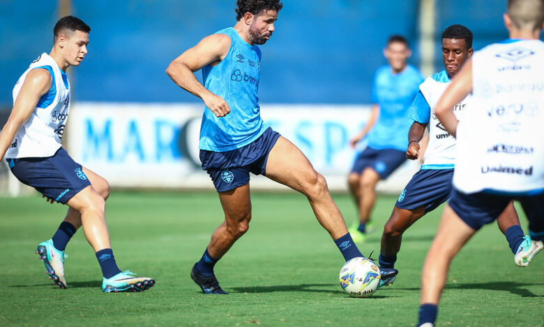 Diego Costa em treino do Grêmio