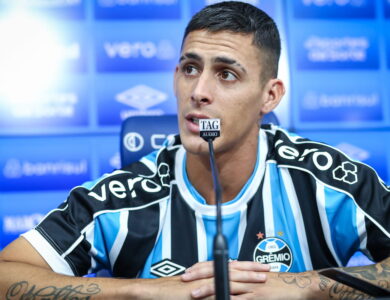 Pavón durante entrevista pelo Grêmio
