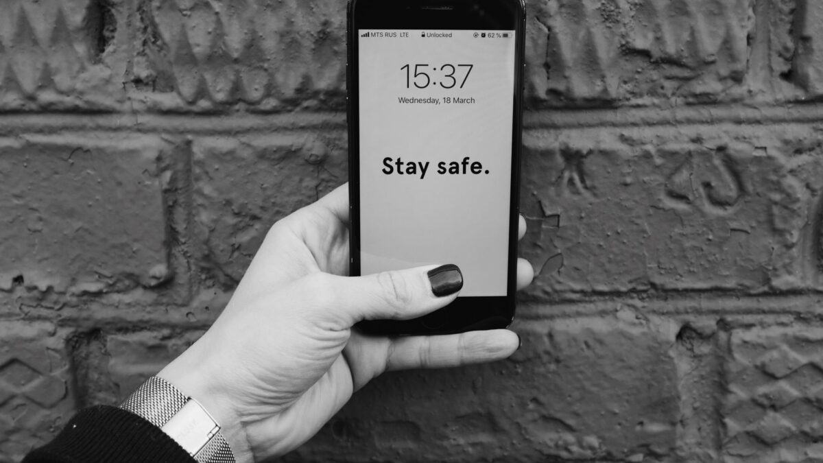 Svindel-sms, phishing og falske opkald: Genkend dem